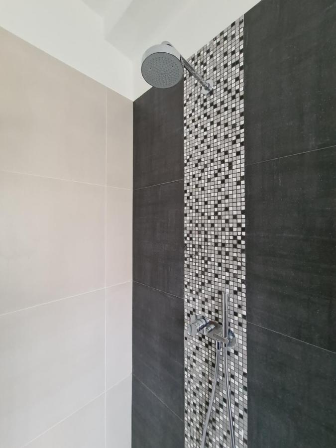 Le Peonie Apartment Riva del Garda Luaran gambar