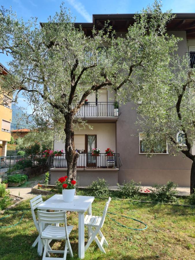 Le Peonie Apartment Riva del Garda Luaran gambar